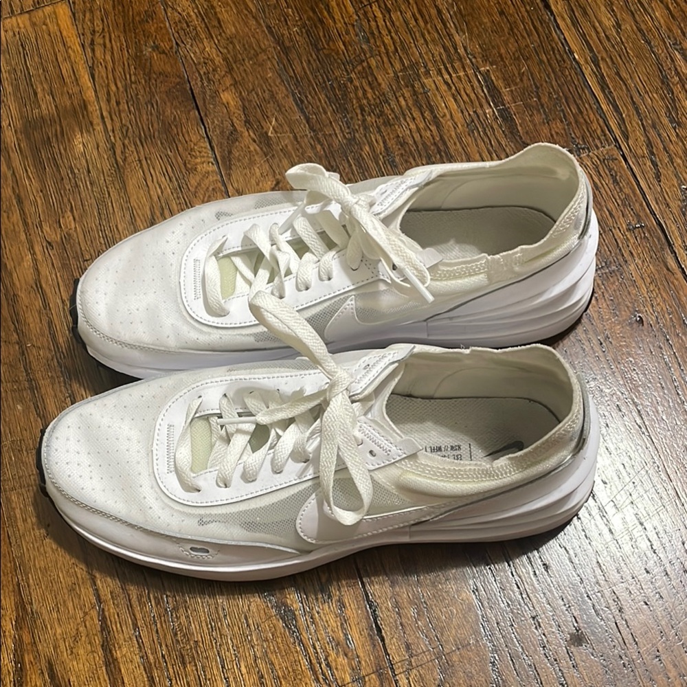 Nike waffle one white